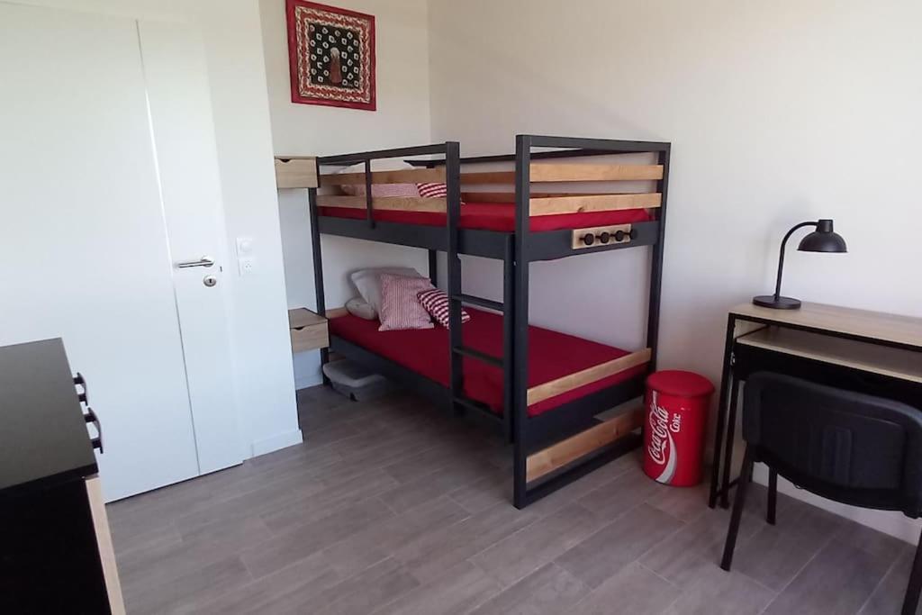 Appartement Climatise Au Coeur De La Provence Lac Et Parcs D'Attractions 10Mn Avignon Monteux Eksteriør bilde