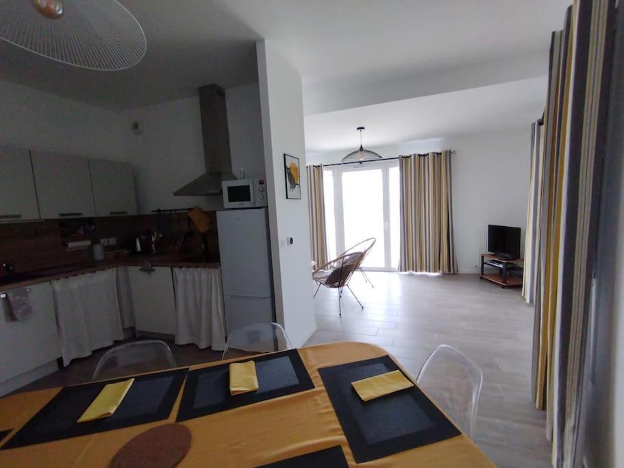 Appartement Climatise Au Coeur De La Provence Lac Et Parcs D'Attractions 10Mn Avignon Monteux Eksteriør bilde